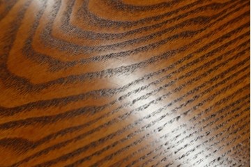 中古　民芸家具　楡(ニレ)材　総無垢材　重厚な金具が存在感を放つ車箪笥　(R-077843)