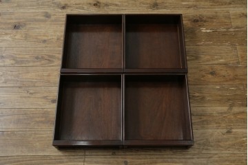 和製ビンテージ　紫檀(シタン)材　優雅な花鳥図の彫刻と上品な透かし彫りが目を引く飾り棚(茶棚、違い棚、収納棚、戸棚、ヴィンテージ)(定価約140万円)(R-077844)