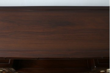 和製ビンテージ　紫檀(シタン)材　優雅な花鳥図の彫刻と上品な透かし彫りが目を引く飾り棚(茶棚、違い棚、収納棚、戸棚、ヴィンテージ)(定価約140万円)(R-077844)