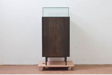 中古　美品　特注品　アンティーク調　収納付きのシンプルなショーケース(ガラスケース、Gケース、コレクションケース、ディスプレイケース、展示台、展示ケース、ジュエリーケース、飾り台、陳列台、サイドキャビネット、店舗什器)(R-077845)