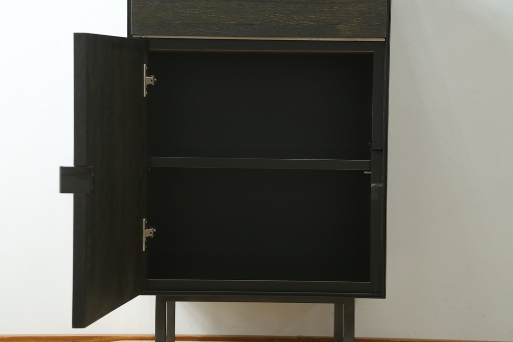 中古　美品　特注品　アンティーク調　収納付きのシンプルなショーケース　(R-077845)