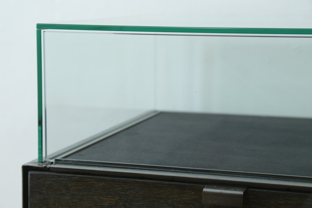 中古　美品　特注品　アンティーク調　収納付きのシンプルなショーケース　(R-077845)