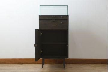 中古　美品　特注品　アンティーク調　収納付きのシンプルなショーケース(ガラスケース、Gケース、コレクションケース、ディスプレイケース、展示台、展示ケース、ジュエリーケース、飾り台、陳列台、サイドキャビネット、店舗什器)(R-077846)