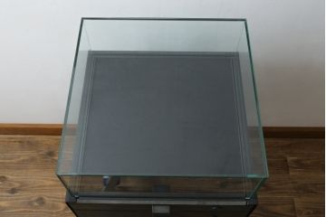 中古　美品　特注品　アンティーク調　収納付きのシンプルなショーケース(ガラスケース、Gケース、コレクションケース、ディスプレイケース、展示台、展示ケース、ジュエリーケース、飾り台、陳列台、サイドキャビネット、店舗什器)(R-077846)