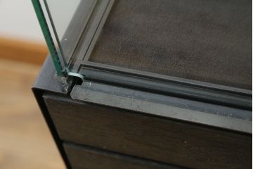 中古　美品　特注品　アンティーク調　収納付きのシンプルなショーケース(ガラスケース、Gケース、コレクションケース、ディスプレイケース、展示台、展示ケース、ジュエリーケース、飾り台、陳列台、サイドキャビネット、店舗什器)(R-077846)
