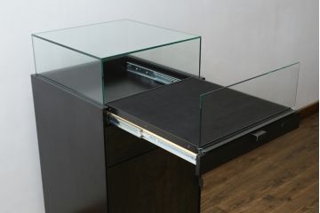 中古　美品　特注品　アンティーク調　収納付きのシンプルなショーケース(ガラスケース、Gケース、コレクションケース、ディスプレイケース、展示台、展示ケース、ジュエリーケース、飾り台、陳列台、サイドキャビネット、店舗什器)(R-077848)