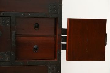 和製アンティーク　明治大正期　縁起物の巾着金具が魅力的な松本衣装箪笥(時代箪笥、和たんす、収納タンス、チェスト、引き出し)(R-077849)