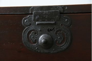 和製アンティーク　明治大正期　縁起物の巾着金具が魅力的な松本衣装箪笥(時代箪笥、和たんす、収納タンス、チェスト、引き出し)(R-077849)