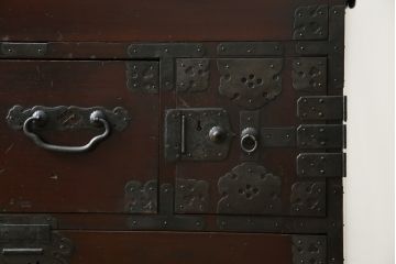 和製アンティーク　明治大正期　縁起物の巾着金具が魅力的な松本衣装箪笥(時代箪笥、和たんす、収納タンス、チェスト、引き出し)(R-077849)