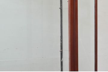 イギリスアンティーク　Pollards(E. Pollard&Co. Ltd)　マホガニー材　オーク材　シンプルなデザインの縦型ガラスケース(ショーケース、Gケース、陳列棚、飾り棚、コレクションケース、キャビネット、店舗什器、ディスプレイケース、英国)(R-077855)