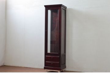 中古　美品　九州　日向民芸家具　美しい木肌と落ち着いた色合いが上品な印象与える縦型三面ガラスキャビネット(ショーケース、ガラスケース、Gケース、陳列棚、飾り棚、コレクションケース、店舗什器)(R-077856)
