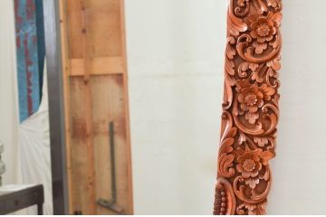 中古　アジア民芸家具　大迫力!!　チーク材　全面彫刻が煌びやかな最高級ドレッサーセット(化粧台、鏡台、ミラー、バロン、Barong)(R-077860)