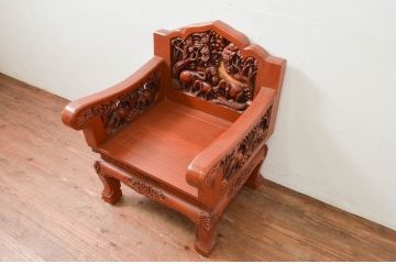 中古　アジア民芸家具　チーク材　草木と像の立派な彫刻をあしらった品格漂うアームチェア(板座チェア、一人掛けソファ、椅子、イス)(R-077863)