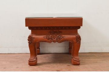 中古　アジア民芸家具　チーク材　草木と像の立派な彫刻をあしらった品格漂うサイドテーブル(ローテーブル、センターテーブル、花台、飾り台)(R-077865)