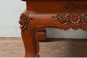 中古　アジア民芸家具　チーク材　草木と像の立派な彫刻をあしらった品格漂うサイドテーブル(ローテーブル、センターテーブル、花台、飾り台)(R-077865)