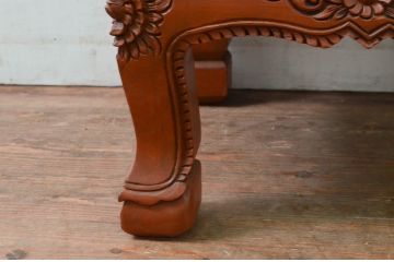 中古　アジア民芸家具　チーク材　草木と像の立派な彫刻をあしらった品格漂うサイドテーブル(ローテーブル、センターテーブル、花台、飾り台)(R-077865)