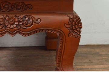 中古　アジア民芸家具　チーク材　草木と像の立派な彫刻をあしらった品格漂うサイドテーブル(ローテーブル、センターテーブル、花台、飾り台)(R-077865)
