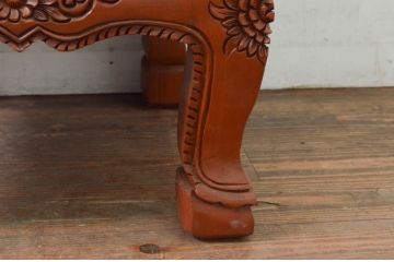 中古　アジア民芸家具　チーク材　草木と像の立派な彫刻をあしらった品格漂うサイドテーブル(ローテーブル、センターテーブル、花台、飾り台)(R-077865)