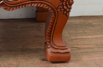 中古　アジア民芸家具　チーク材　草木と像の立派な彫刻をあしらった品格漂うサイドテーブル(ローテーブル、センターテーブル、花台、飾り台)(R-077866)