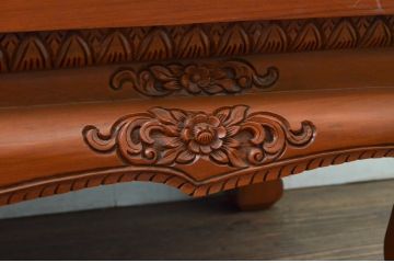 中古　アジア民芸家具　チーク材　草木と像の立派な彫刻をあしらった品格漂うローテーブル(座卓、センターテーブル、リビングテーブル)(R-077867)