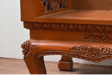 中古　アジア民芸家具　チーク材　草木と像の立派な彫刻をあしらった品格漂うベンチソファ(3人掛け、3P、板座チェア、長椅子、イス)(R-077868)