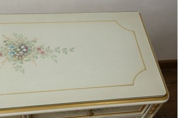 中古　イタリア高級家具　Mario Colciago&Figli(マリオ・コルチャゴ)　Fratelli Origgi(フラテッリ・オリッジ)　ロココ調　上品な佇まいのサイドボード(サイドキャビネット、収納棚、戸棚、コンソールテーブル、店舗什器)(R-077870)