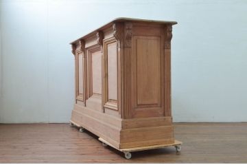 フランスアンティーク　パイン材　クラシカルなデザインがおしゃれなカウンターテーブル(レジカウンター、受付カウンター、サイドボード、収納棚、店舗什器)(R-077871)