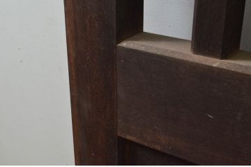 アンティーク建具　重厚　総欅(ケヤキ)材　和の貫禄を漂わせる升目(マス目)格子蔵戸1枚(きつね格子、狐格子、引き戸、玄関戸)(R-077880)