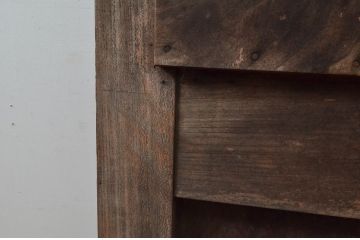 アンティーク建具　重厚　総欅(ケヤキ)材　和の貫禄を漂わせる升目(マス目)格子蔵戸1枚(きつね格子、狐格子、引き戸、玄関戸)(R-077880)