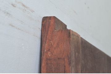 アンティーク建具　重厚　総欅(ケヤキ)材　和の貫禄を漂わせる升目(マス目)格子蔵戸1枚(きつね格子、狐格子、引き戸、玄関戸)(R-077880)