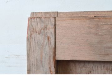 アンティーク建具　新潟産　総欅(ケヤキ)材　一枚板　味わい深い木の風合いが魅力的な蔵戸1枚(玄関戸、板戸、引き戸)(R-077881)