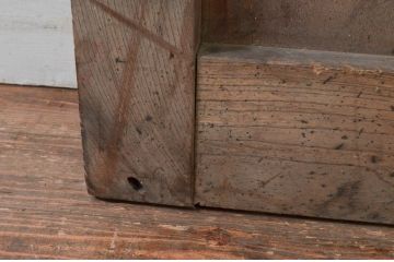アンティーク建具　新潟産　総欅(ケヤキ)材　一枚板　味わい深い木の風合いが魅力的な蔵戸1枚(玄関戸、板戸、引き戸)(R-077881)