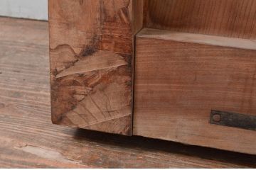 アンティーク建具　日本風情を感じさせる一枚板の蔵戸1枚(玄関戸、板戸、引き戸)(R-077882)