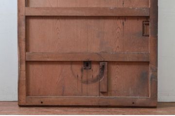 アンティーク建具　大振り!!　総欅(ケヤキ)材　重厚感のある佇まいが魅力の蔵戸1枚(玄関戸、板戸、引き戸)(R-077883)