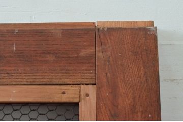 アンティーク建具　上手物!!!　総欅(ケヤキ)材　和モダンな雰囲気を醸し出す升目(マス目)格子蔵戸1枚(きつね格子、狐格子、引き戸、玄関戸)(R-077884)