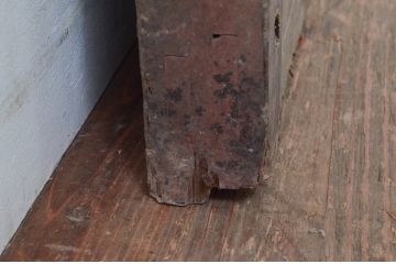 アンティーク建具　ペイント仕上げ限定　どこか懐かしい雰囲気を醸し出す蔵戸1枚(引き戸、玄関戸)(R-077885)