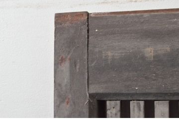 アンティーク建具　ペイント仕上げ限定　総栗材　和の空間を高めるシンプルな格子蔵戸1枚(格子戸、引き戸、玄関戸)(R-077886)