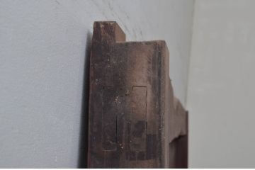 アンティーク建具　ペイント仕上げ限定　総栗材　和の空間を高めるシンプルな格子蔵戸1枚(格子戸、引き戸、玄関戸)(R-077886)
