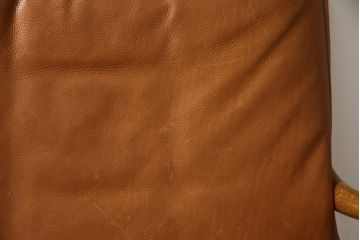 デンマークビンテージ　P.Jeppesen Mobelfabrik 　PJ Furniture(P.J.ファニチャー社)　Ole Wanscher(オーレ・ヴァンシャー) 　本革(レザー)　PJ149 Colonial Chair(コロニアルチェア)　ミッドセンチュリースタイルの空間づくりにおすすめのアームチェア(イージーチェア、1人掛けソファ、ヴィンテージ、北欧)(R-077899)