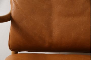 デンマークビンテージ　P.Jeppesen Mobelfabrik 　PJ Furniture(P.J.ファニチャー社)　Ole Wanscher(オーレ・ヴァンシャー) 　本革(レザー)　PJ149 Colonial Chair(コロニアルチェア)　ミッドセンチュリースタイルの空間づくりにおすすめのアームチェア(イージーチェア、1人掛けソファ、ヴィンテージ、北欧)(R-077899)