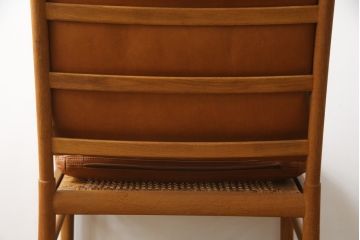デンマークビンテージ　P.Jeppesen Mobelfabrik 　PJ Furniture(P.J.ファニチャー社)　Ole Wanscher(オーレ・ヴァンシャー) 　本革(レザー)　PJ149 Colonial Chair(コロニアルチェア)　ミッドセンチュリースタイルの空間づくりにおすすめのアームチェア(イージーチェア、1人掛けソファ、ヴィンテージ、北欧)(R-077899)