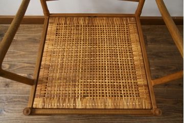 デンマークビンテージ　P.Jeppesen Mobelfabrik 　PJ Furniture(P.J.ファニチャー社)　Ole Wanscher(オーレ・ヴァンシャー) 　本革(レザー)　PJ149 Colonial Chair(コロニアルチェア)　ミッドセンチュリースタイルの空間づくりにおすすめのアームチェア(イージーチェア、1人掛けソファ、ヴィンテージ、北欧)(R-077899)