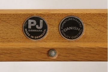 デンマークビンテージ　P.Jeppesen Mobelfabrik 　PJ Furniture(P.J.ファニチャー社)　Ole Wanscher(オーレ・ヴァンシャー) 　本革(レザー)　PJ149 Colonial Chair(コロニアルチェア)　ミッドセンチュリースタイルの空間づくりにおすすめのアームチェア(イージーチェア、1人掛けソファ、ヴィンテージ、北欧)(R-077899)