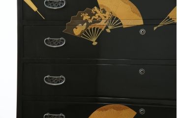 中古　最高級品!!　美しい扇の蒔絵入りの黒漆塗り桐箪笥(桐たんす、衣装箪笥、収納タンス、和タンス、引き出し)(定価推定約300万円)(R-077902)