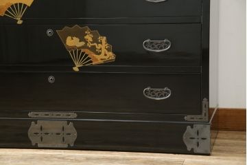 中古　最高級品!!　美しい扇の蒔絵入りの黒漆塗り桐箪笥(桐たんす、衣装箪笥、収納タンス、和タンス、引き出し)(定価推定約300万円)(R-077902)