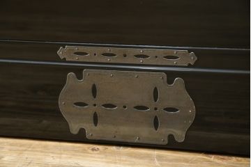 中古　最高級品!!　美しい扇の蒔絵入りの黒漆塗り桐箪笥(桐たんす、衣装箪笥、収納タンス、和タンス、引き出し)(定価推定約300万円)(R-077902)