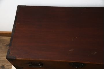 和製アンティーク　前面欅(ケヤキ)材　漆塗り　上品で上質な丸金具の庄内箪笥ローボード(ローチェスト、テレビ台、テレビボード、引き出し、時代箪笥、収納タンス)(R-077903)