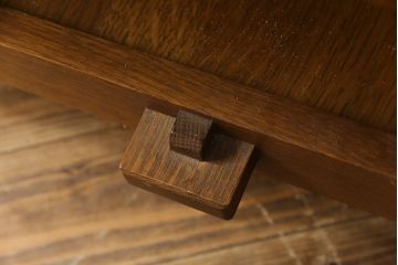 中古　高級品　Stickley(スティックレー/スティックレイ)　空間を華やかに彩るタイルトップローテーブル(リビングテーブル、センターテーブル)(R-077904)
