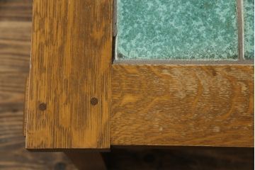 中古　高級品　Stickley(スティックレー/スティックレイ)　空間を華やかに彩るタイルトップローテーブル(リビングテーブル、センターテーブル)(R-077904)