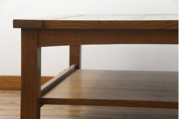 中古　高級品　Stickley(スティックレー/スティックレイ)　空間を華やかに彩るタイルトップローテーブル(リビングテーブル、センターテーブル)(R-077904)